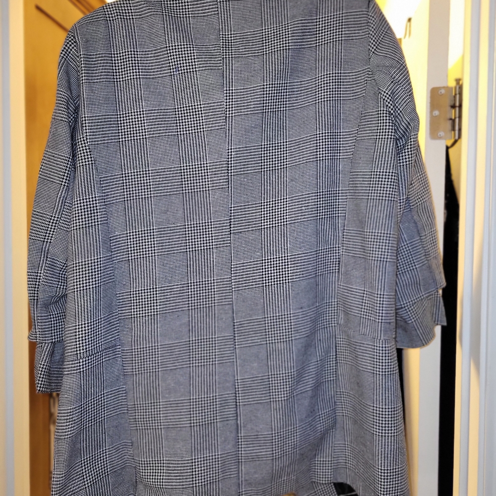 Boohoo Plus Black and White Plaid Blazer - Picture 3 of 4